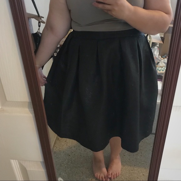 Forever 21 Dresses & Skirts - Black glitter skirt